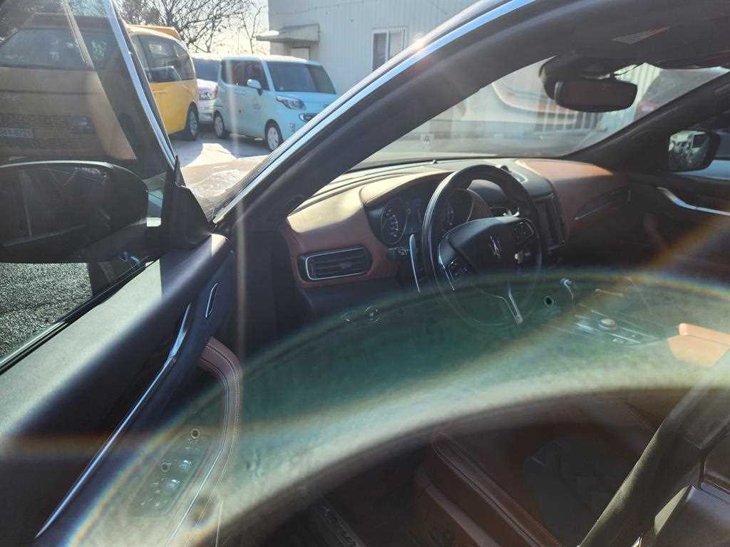 마세라티 르반떼 3.0 디젤 그란루쏘