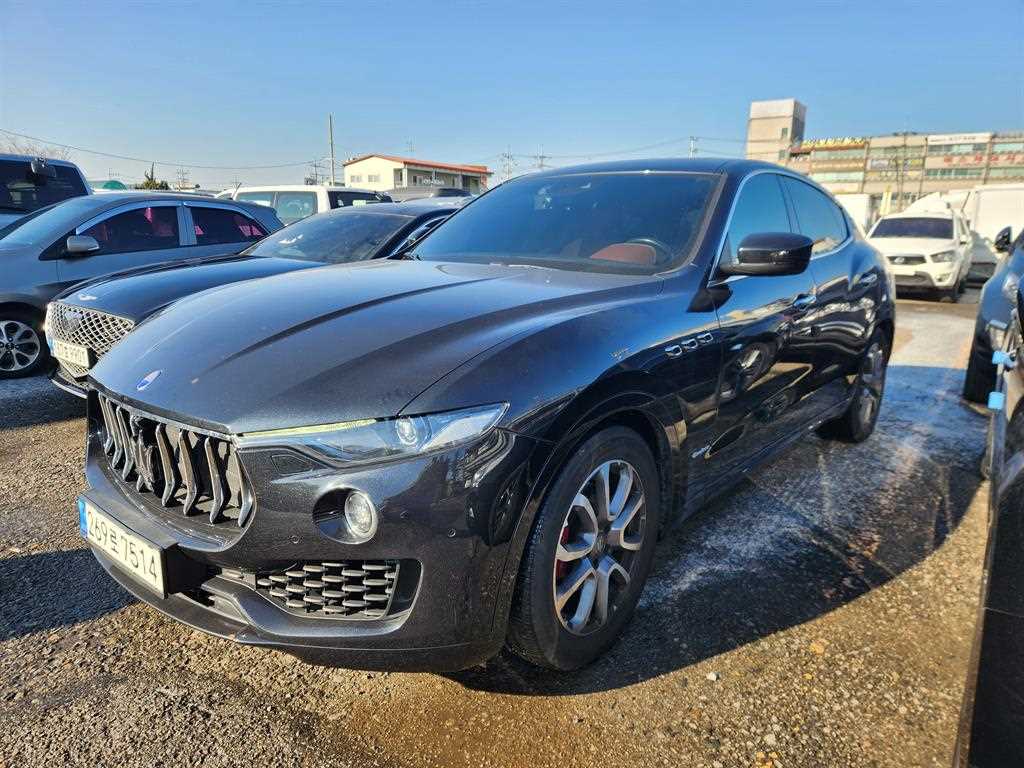 마세라티 르반떼 3.0 디젤 그란루쏘 - 이미지 8