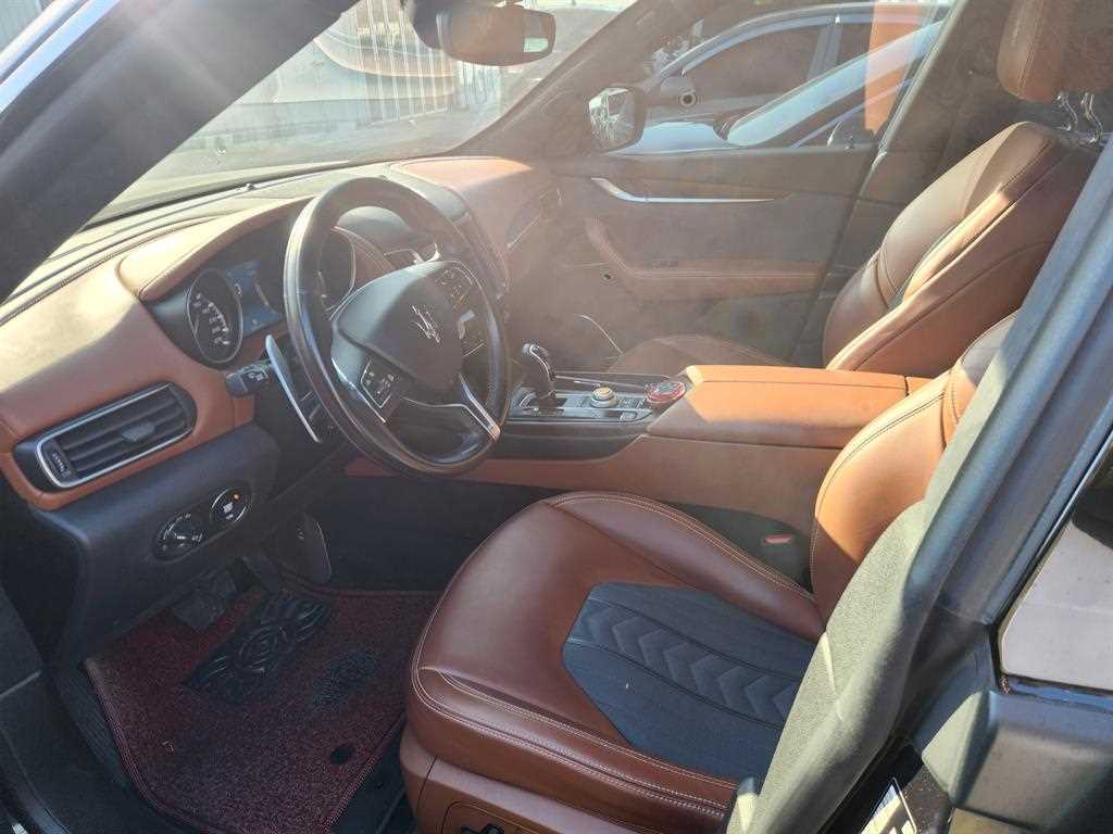 마세라티 르반떼 3.0 디젤 그란루쏘 - 이미지 5