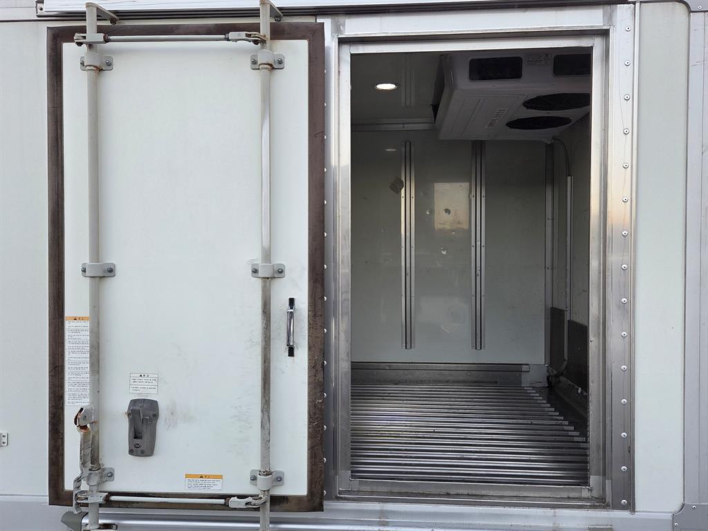 현대 포터II 냉동탑차 슈퍼캡 트윈컴프 - 이미지 2