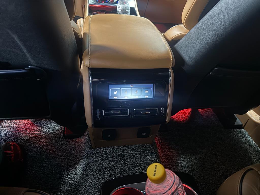 링컨 에비에이터(2세대) 3.0 V6 AWD 블랙 라벨 - 이미지 4