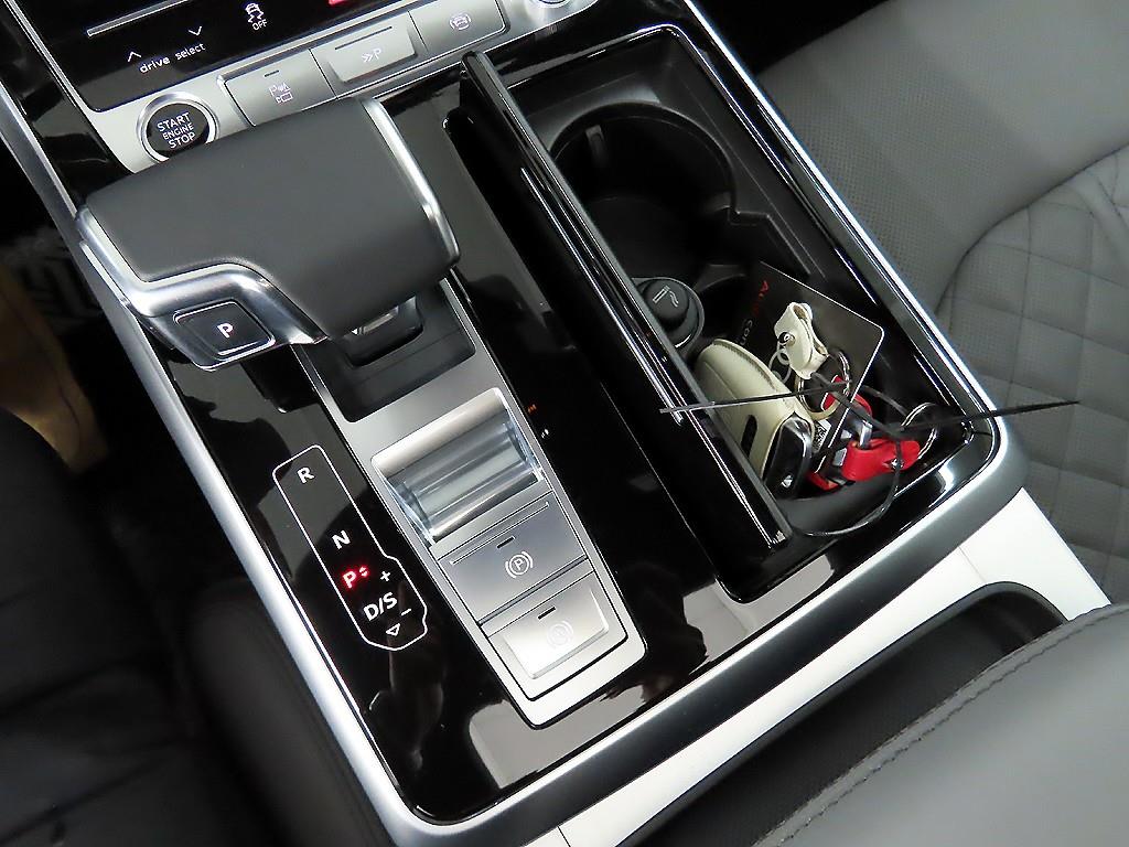 아우디 Q8 50 TDI 콰트로 프리미엄 - 이미지 8