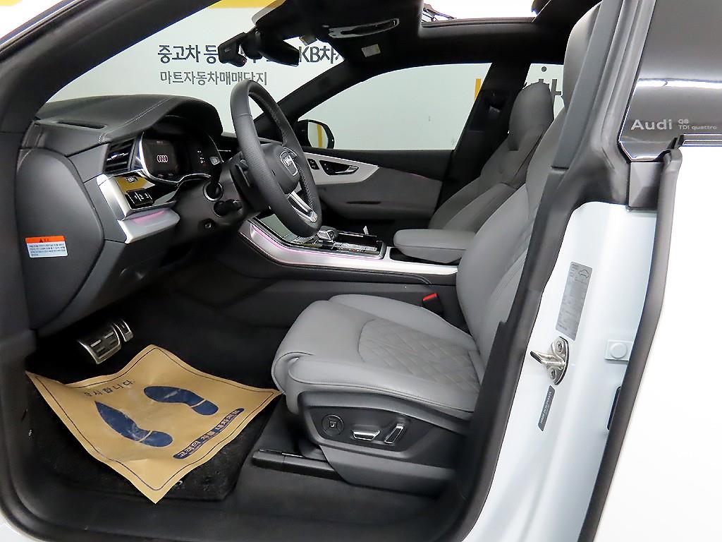 아우디 Q8 50 TDI 콰트로 프리미엄