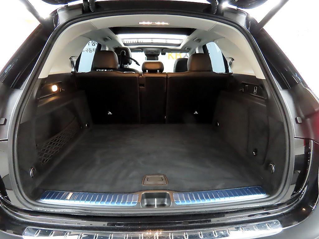 벤츠 GLE클래스(4세대) GLE 300d 4매틱 - 이미지 4