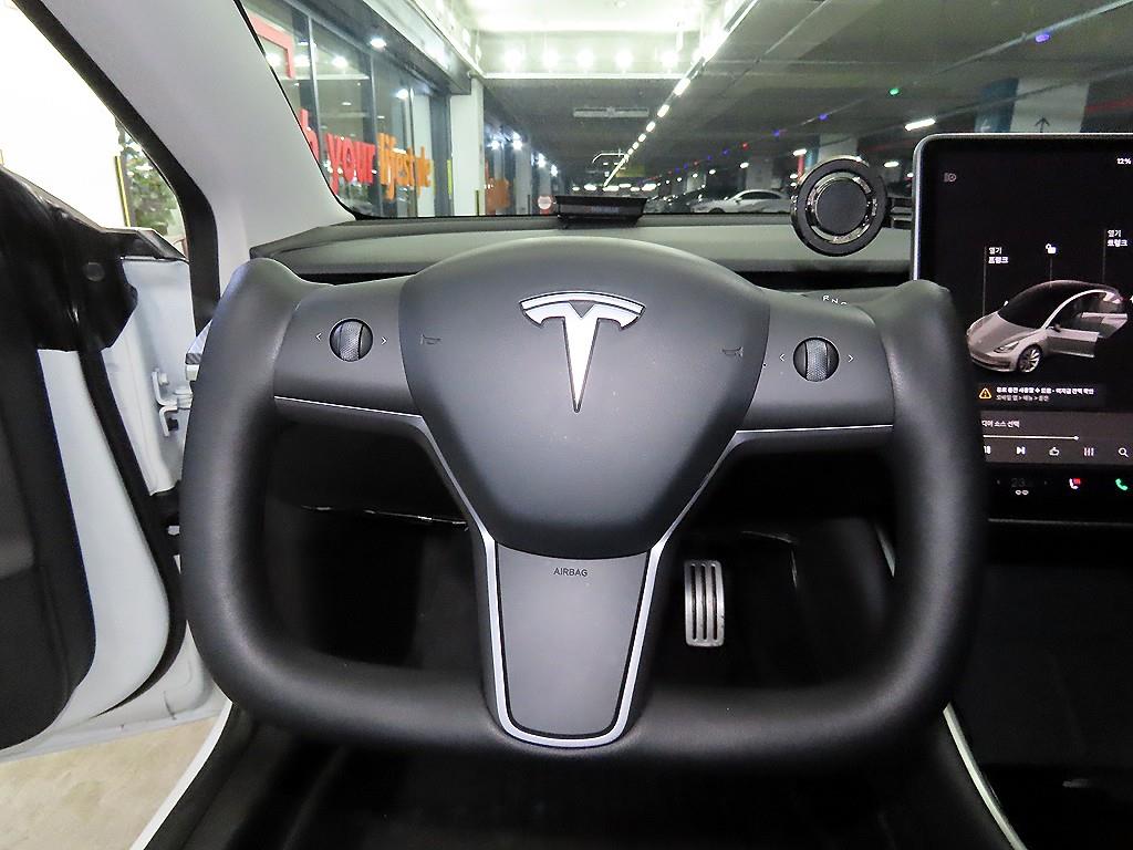 테슬라 모델 3 AWD 퍼포먼스 - 이미지 11