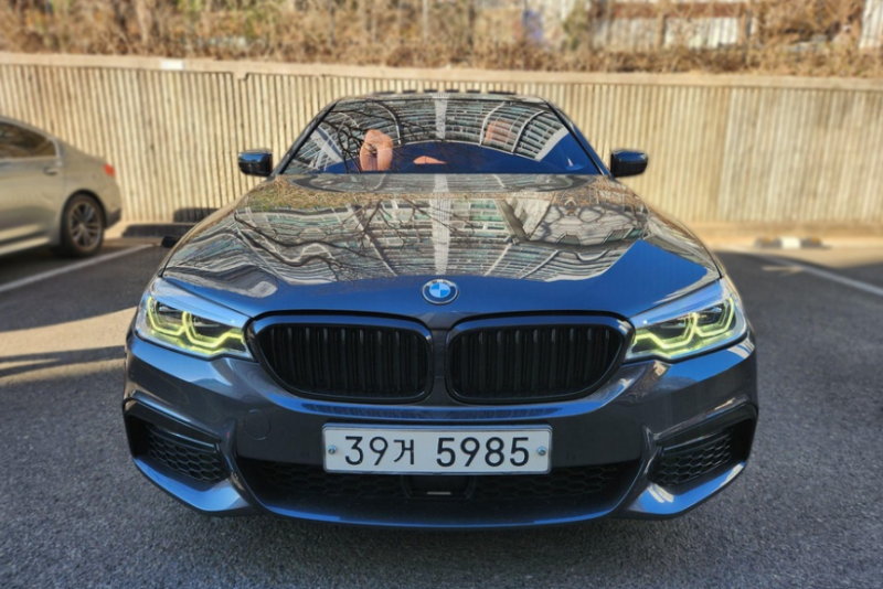BMW 5시리즈(7세대) 530i M 스포츠팩 - 이미지 2
