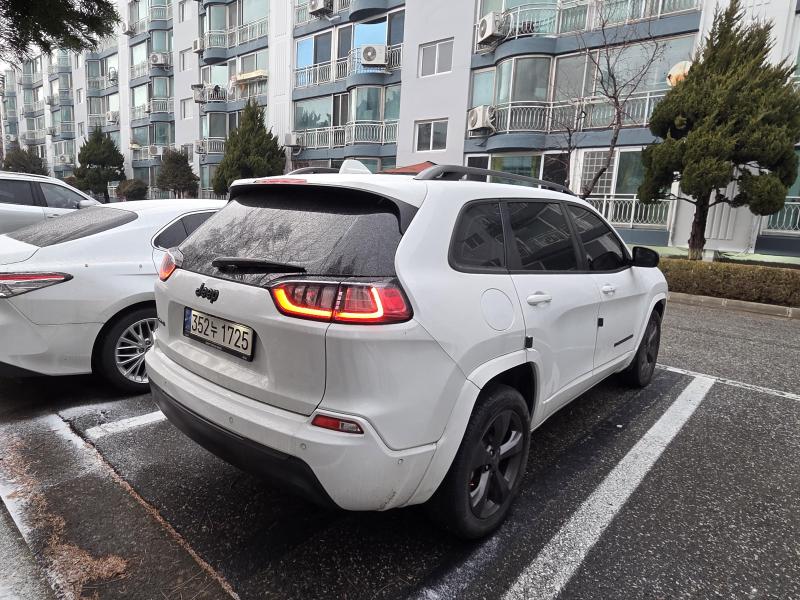 지프 체로키(KL) 2.4 AWD 80주년 - 이미지 9