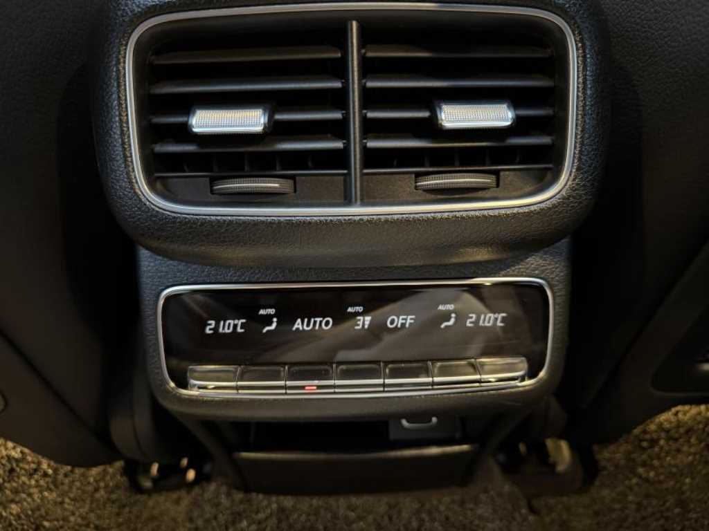 벤츠 GLE클래스(4세대) GLE 400d 4매틱 쿠페 - 이미지 5