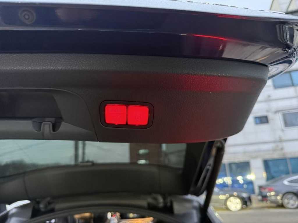 벤츠 GLE클래스(4세대) GLE 400d 4매틱 쿠페 - 이미지 3