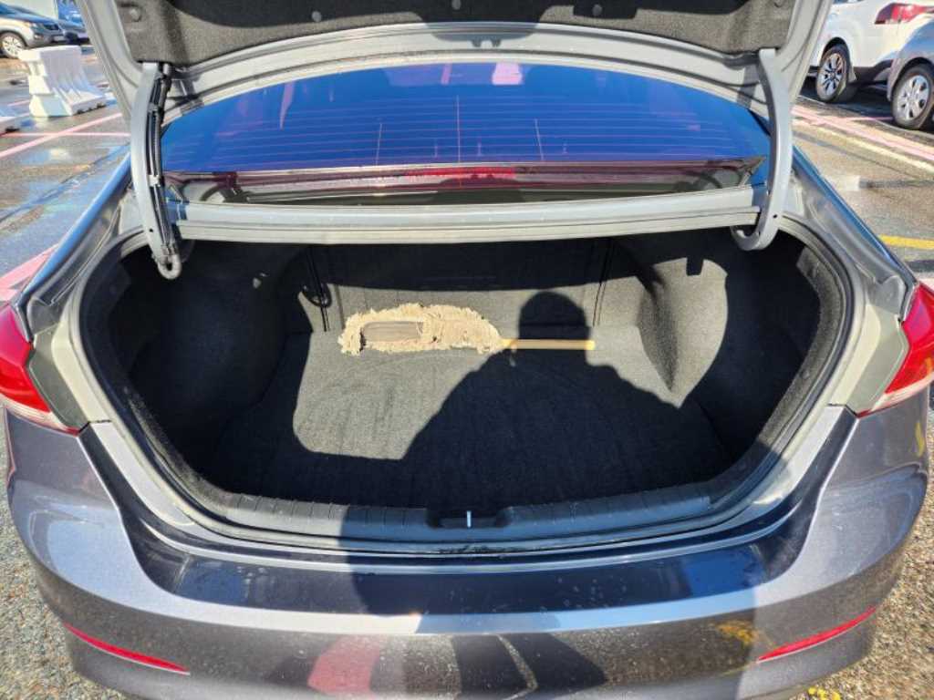 현대 아반떼AD 1.6 GDi 밸류 플러스 - 이미지 17