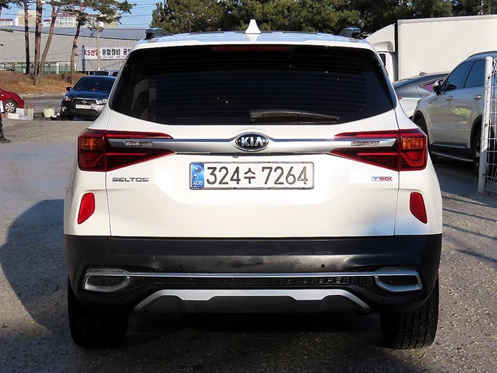 기아 셀토스 1.6 가솔린 2WD 시그니처 - 이미지 12