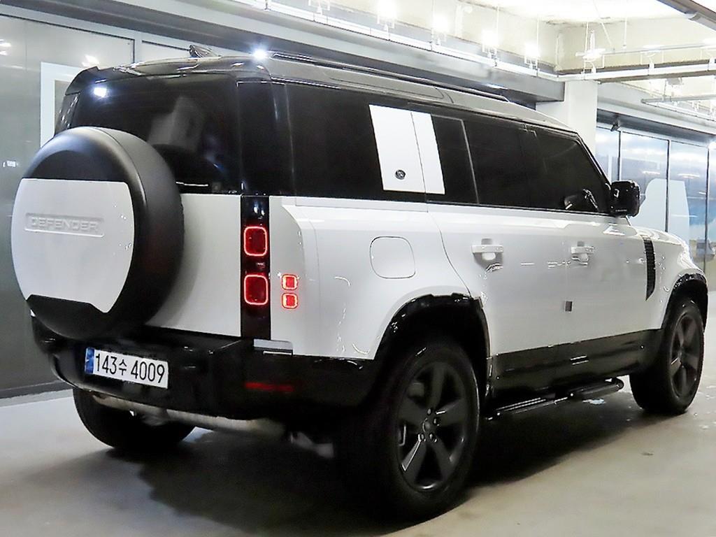 랜드로버 올 뉴 디펜더 110 D300 X다이나믹 HSE - 이미지 20