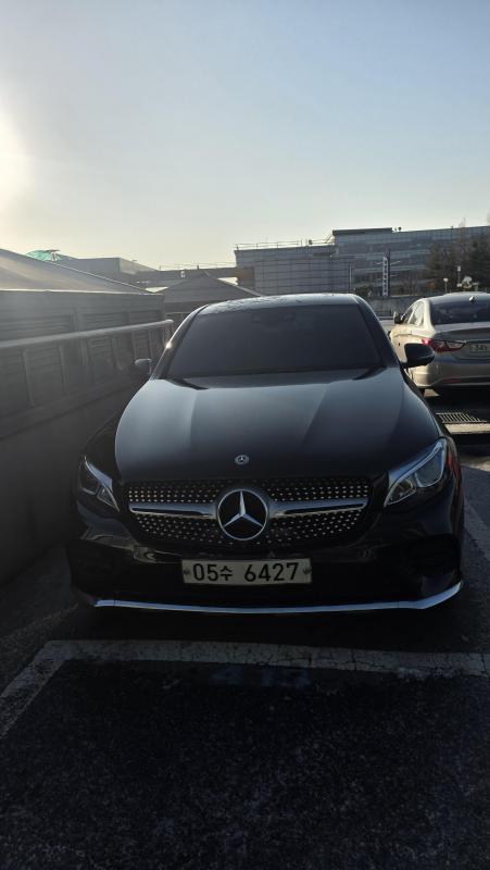 벤츠 GLC클래스 GLC 220d 4매틱 쿠페 스탠다드 - 이미지 2
