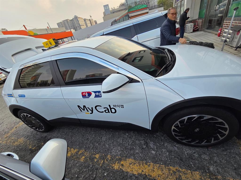 현대 아이오닉 5 EV 2WD 롱레인지 영업용 - 이미지 6