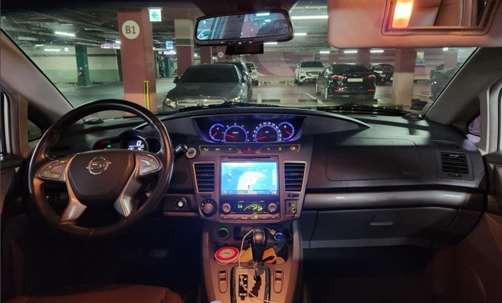 KG모빌리티(쌍용) 코란도 투리스모 2.0 4WD 9인승 익스트림 - 이미지 5