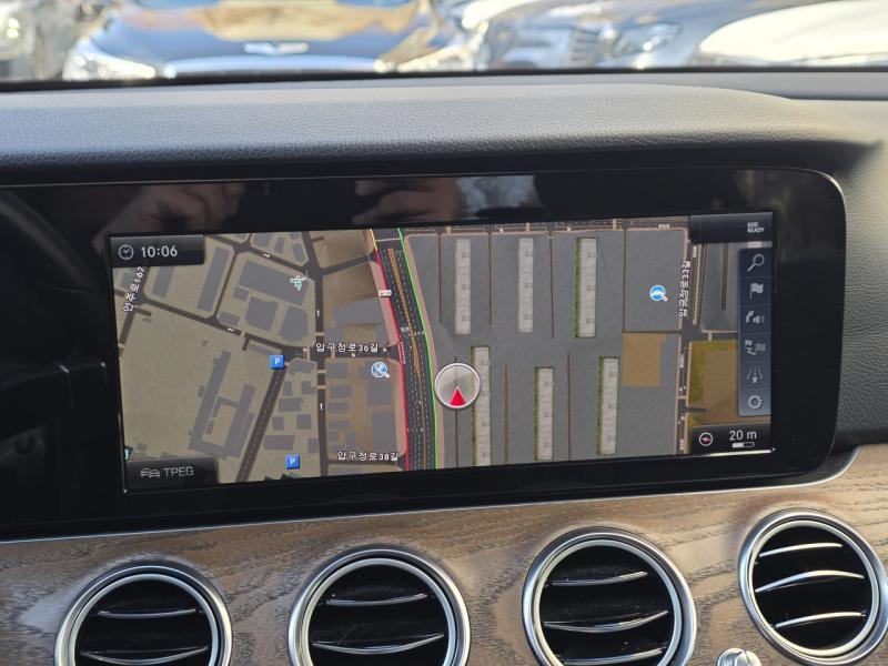 벤츠 E클래스(5세대) E300 4매틱 익스클루시브 스탠다드 - 이미지 12