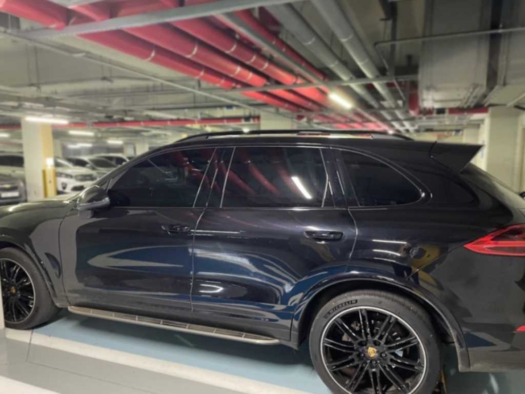 포르쉐 카이엔(2세대) 디젤 3.0 플래티넘에디션 - 이미지 2