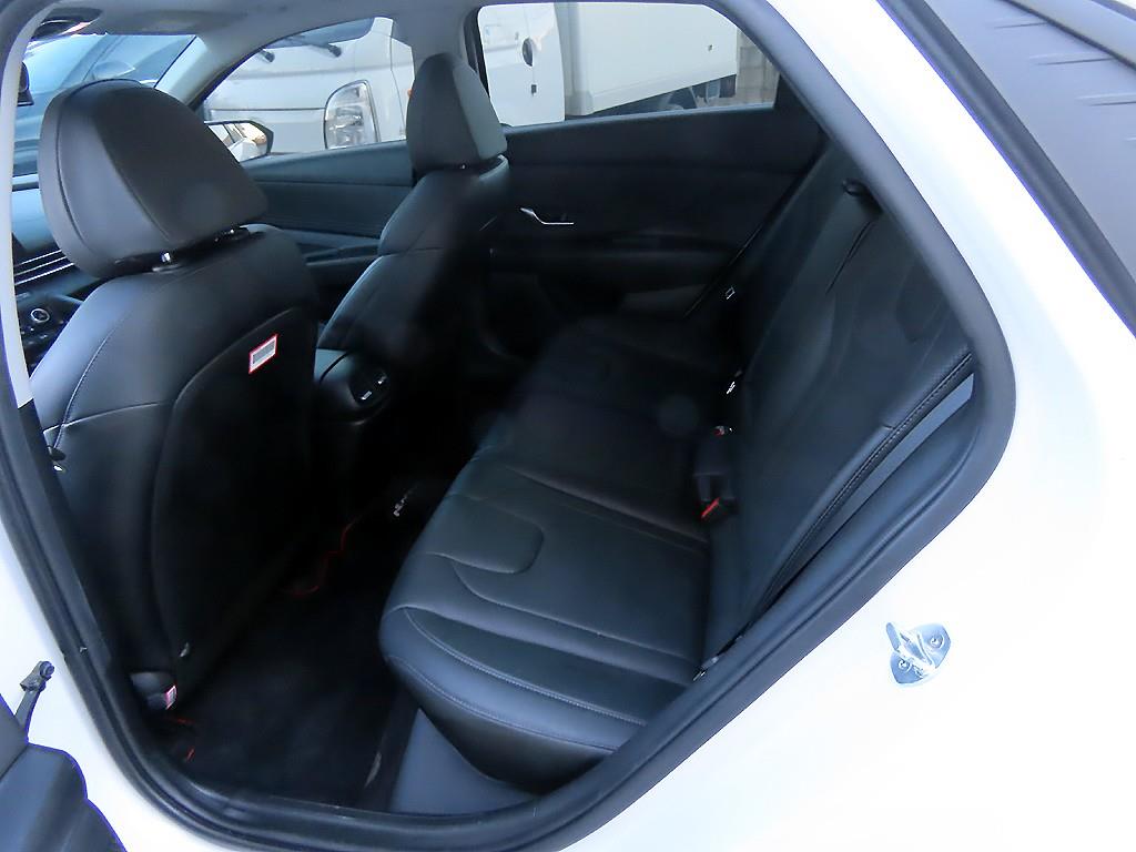 현대 아반떼(CN7) 1.6 가솔린 인스퍼레이션 - 이미지 2