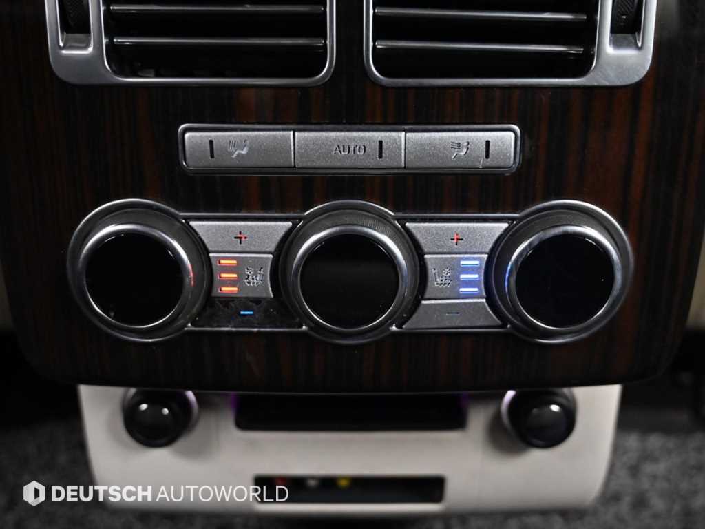 랜드로버 레인지로버(4세대) 4.4 SDV8 보그 SE - 이미지 14