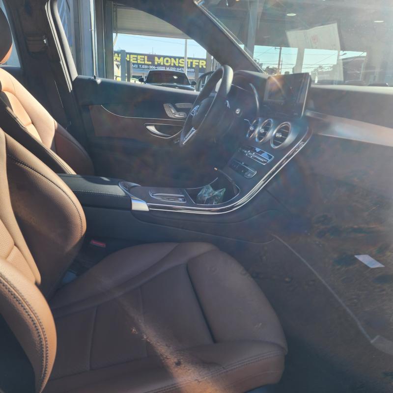 벤츠 GLC클래스 GLC 300e 4매틱 쿠페 - 이미지 4