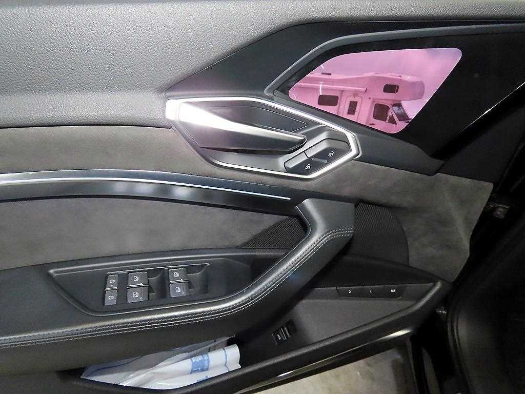 아우디 e-트론 55 콰트로 - 이미지 2