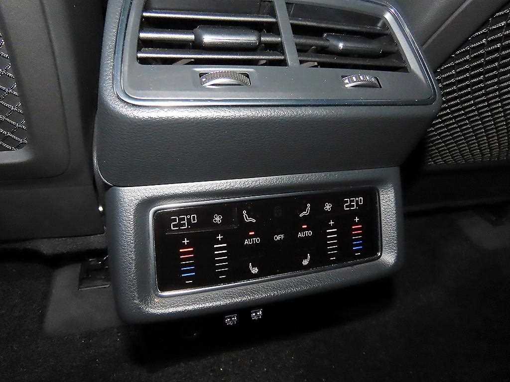 아우디 e-트론 55 콰트로 - 이미지 12