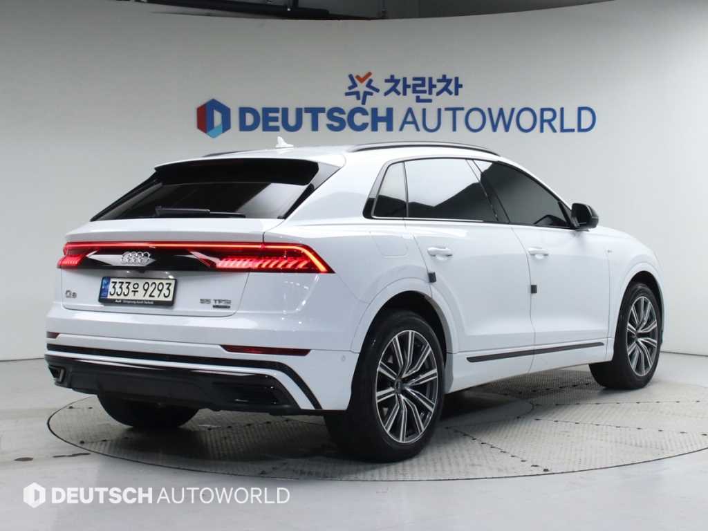 아우디 Q8 55 TFSI 콰트로 프리미엄 - 이미지 2