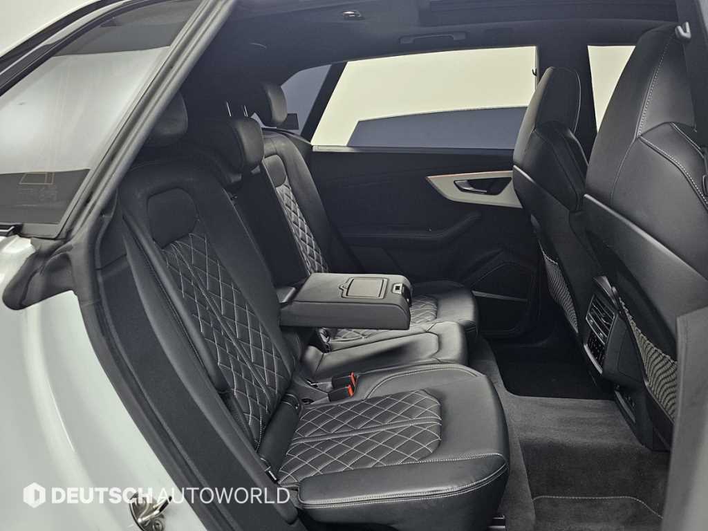 아우디 Q8 55 TFSI 콰트로 프리미엄 - 이미지 17