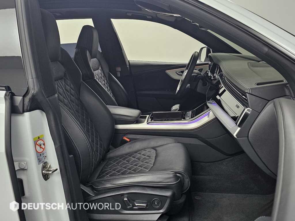 아우디 Q8 55 TFSI 콰트로 프리미엄 - 이미지 15
