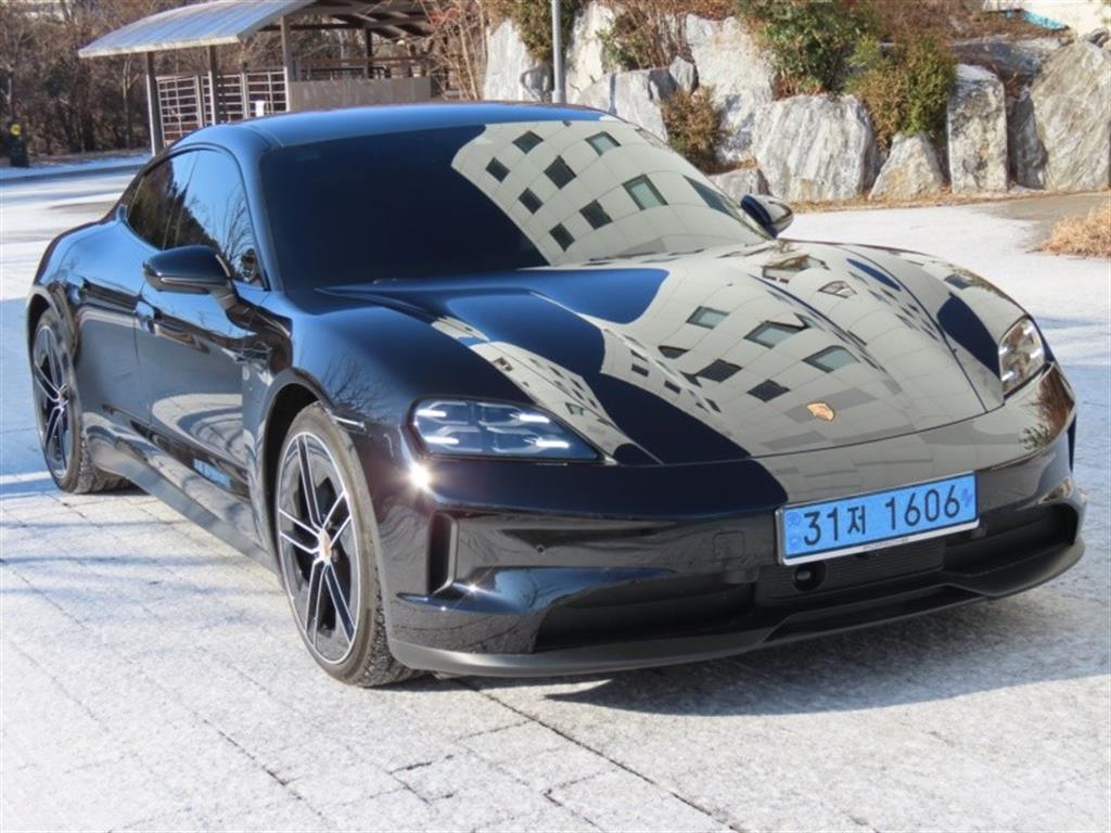 포르쉐 타이칸 EV 4S - 이미지 19