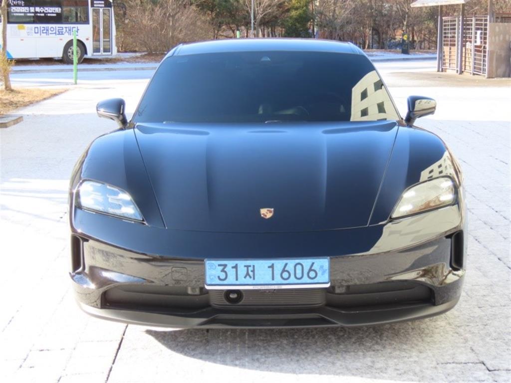 포르쉐 타이칸 EV 4S - 이미지 12