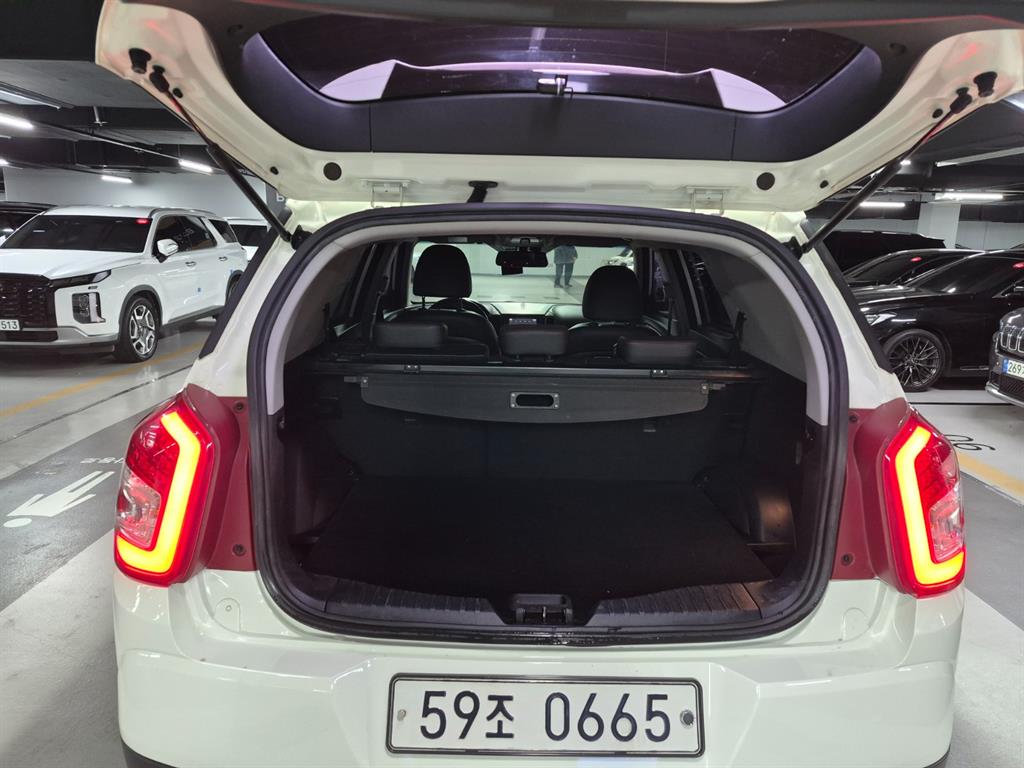 KG모빌리티(쌍용) 티볼리 에어 디젤 2WD RX - 이미지 15