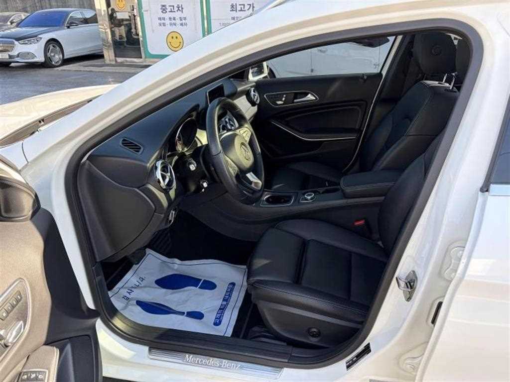 벤츠 GLA클래스 GLA 220 - 이미지 8