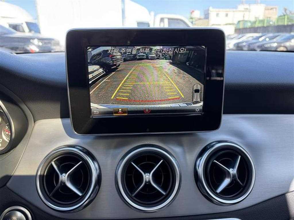 벤츠 GLA클래스 GLA 220 - 이미지 15