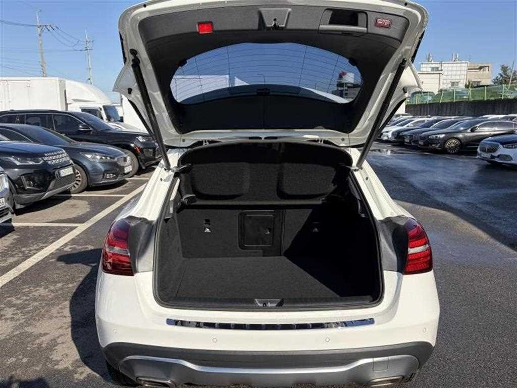 벤츠 GLA클래스 GLA 220 - 이미지 11