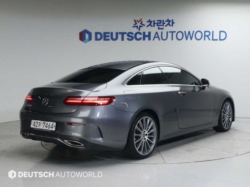 벤츠 E클래스(5세대) 쿠페 E450 4매틱 - 이미지 5