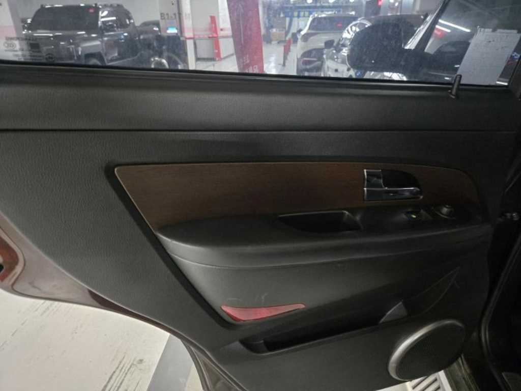 KG모빌리티(쌍용) 렉스턴W 2.0 2WD RX7 럭셔리 - 이미지 14