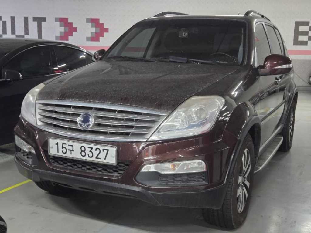 KG모빌리티(쌍용) 렉스턴W 2.0 2WD RX7 럭셔리 - 이미지 9