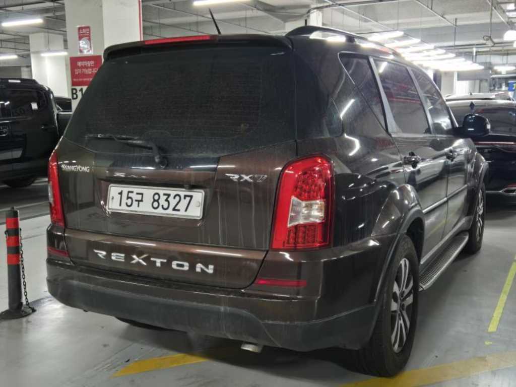 KG모빌리티(쌍용) 렉스턴W 2.0 2WD RX7 럭셔리 - 이미지 8