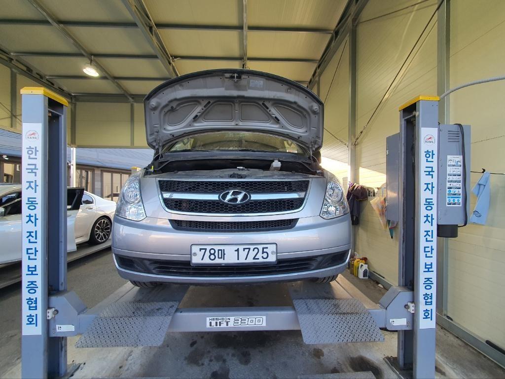 현대 그랜드스타렉스 12인승 디젤 4WD CVX 디럭스