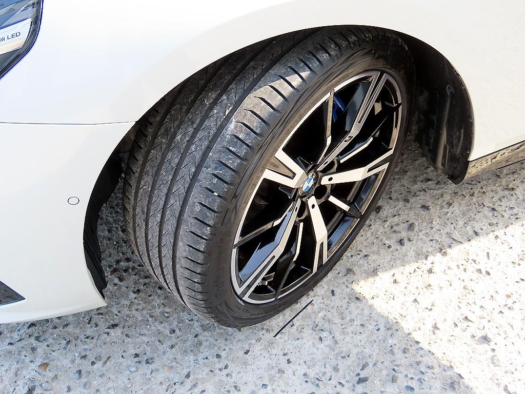 BMW 5시리즈(8세대) 530i xDrive M 스포츠 - 이미지 12