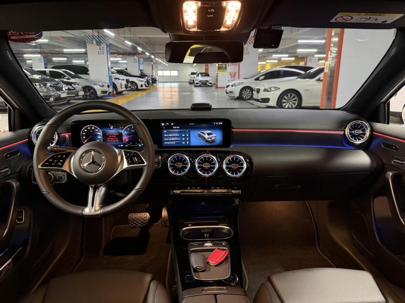 벤츠 A클래스(4세대) A220 세단 - 이미지 4