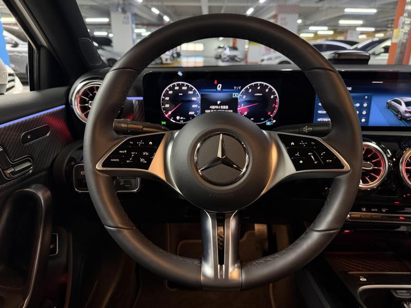 벤츠 A클래스(4세대) A220 세단 - 이미지 6