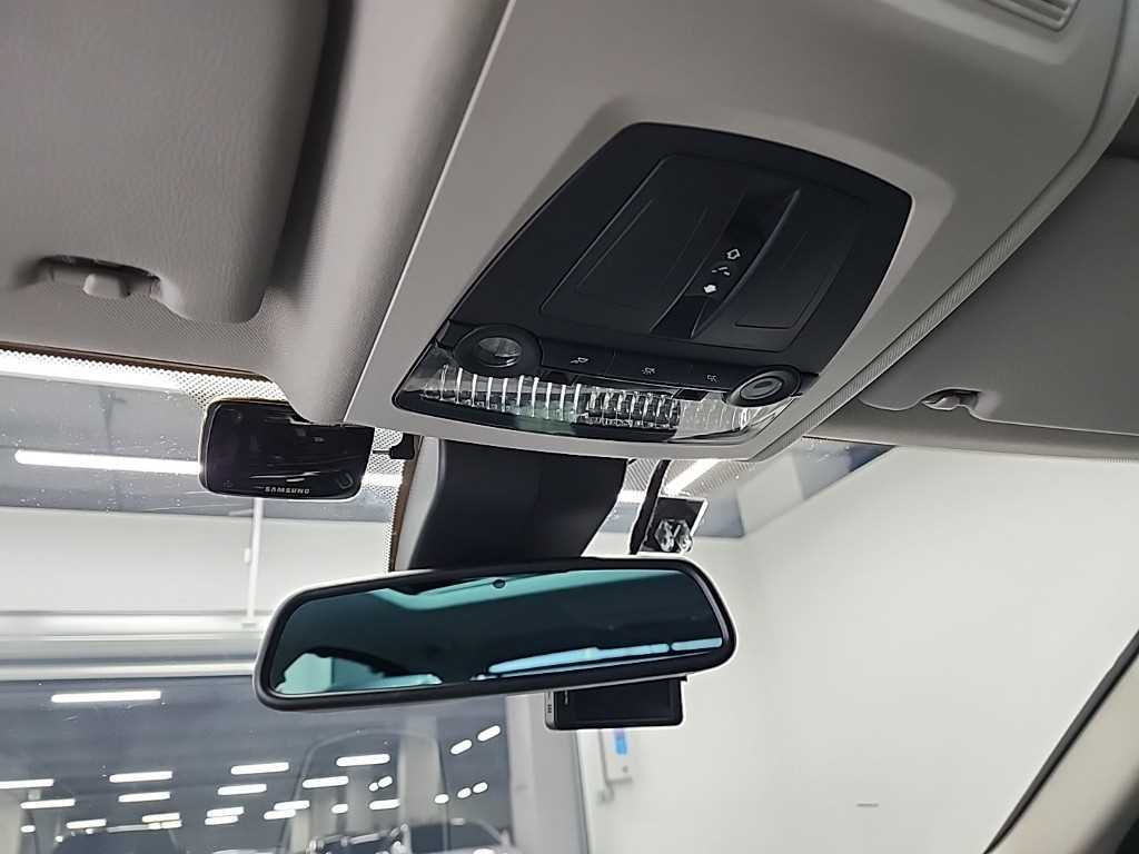 BMW 5시리즈(6세대) 528i - 이미지 3