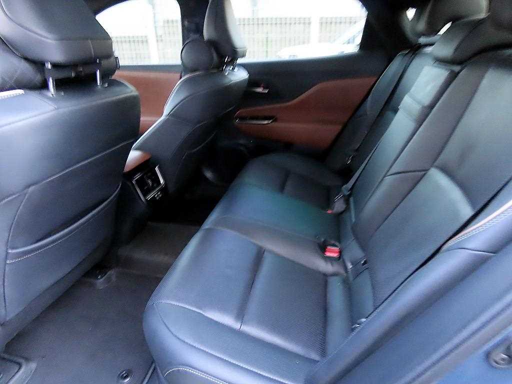 토요타 크라운(16세대) 2.5 하이브리드 - 이미지 11