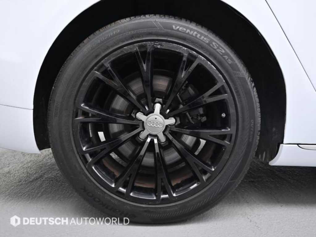 아우디 A8(3세대) 3.0 TFSI 콰트로 LWB - 이미지 3