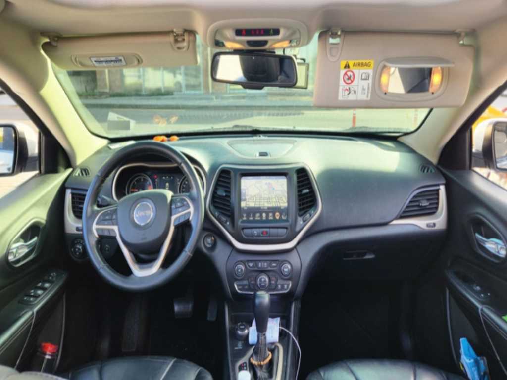 지프 체로키(KL) 2.0 CRD AWD 론지튜드 - 이미지 10