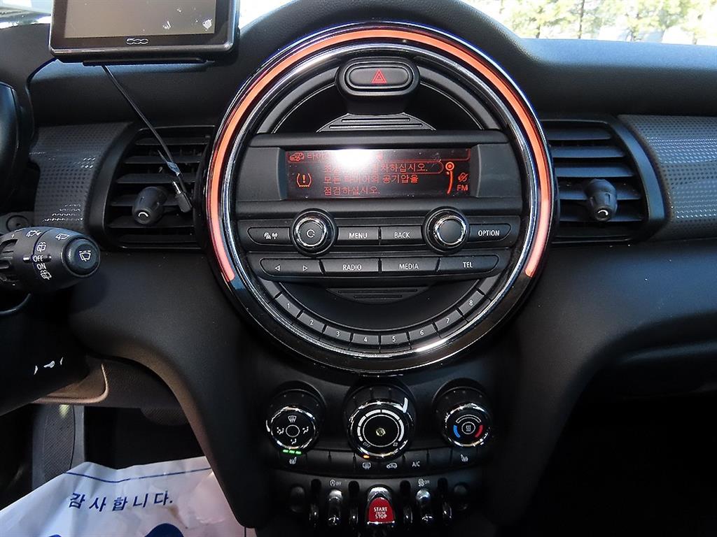 미니 쿠퍼(3세대) 5도어 1.5 - 이미지 8