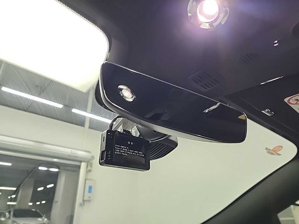 애스턴마틴 밴티지(2세대) 4.0 V8 로드스터 - 이미지 17