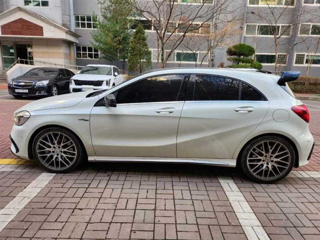 벤츠 A클래스(3세대) A45 AMG 4매틱